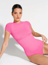Kurzarm-Bodysuit mit Rundhalsausschnitt - Rosa